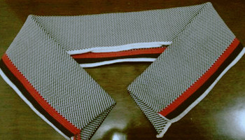 橫機(jī)羅紋領(lǐng)口怎么縫制才美觀?