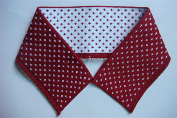 羅紋領(lǐng)和橫機(jī)領(lǐng)有什么區(qū)別？ 圖1